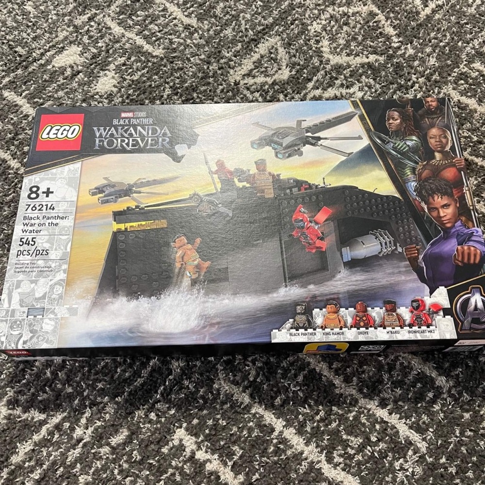 LEGO Black Panther Wakanda Adventure Set